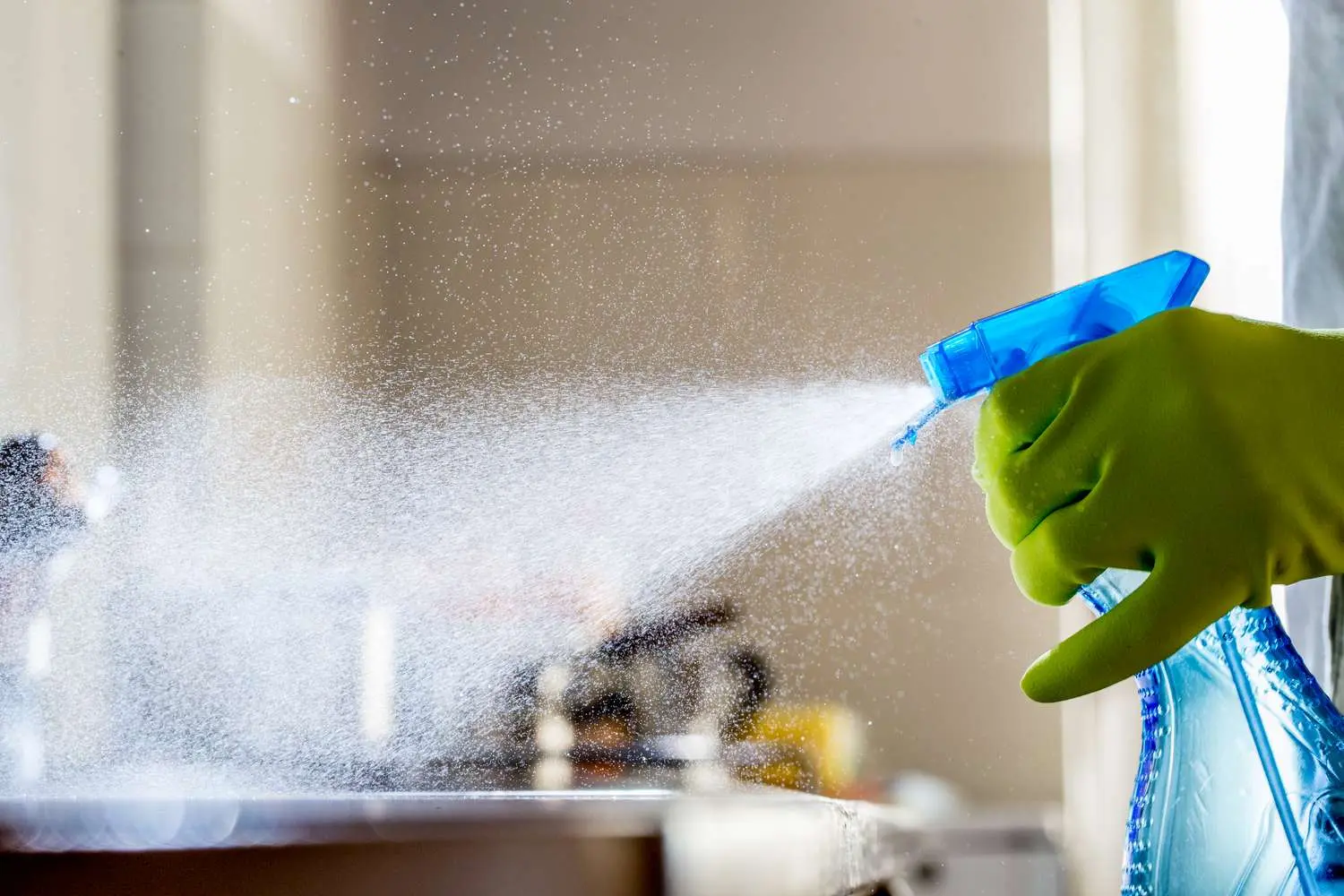 Trier Reinigung GmbH – Reinigungsfirma –  Reinigungsspray